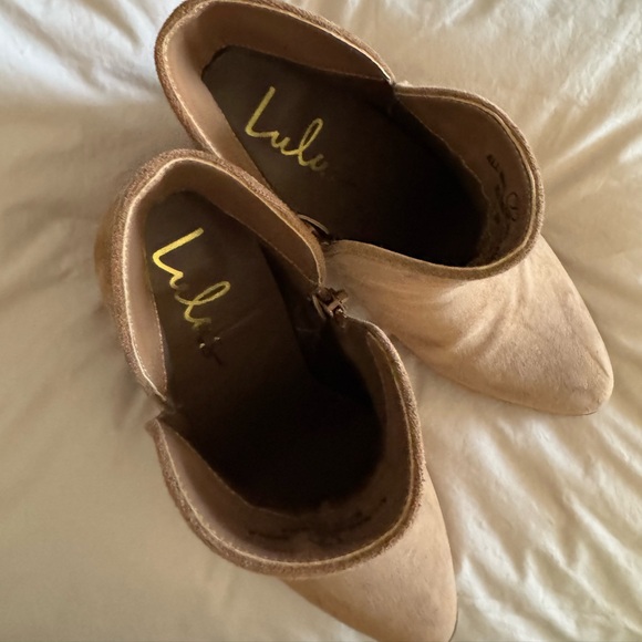 Lulus Tan Suede Booties- new without tags - Picture 2 of 9